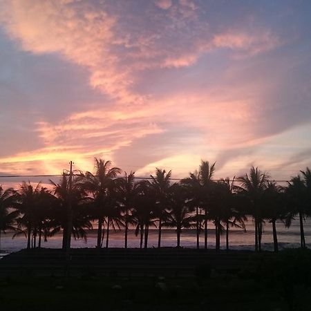 Coconut Beach Homestay Beinan Exteriör bild